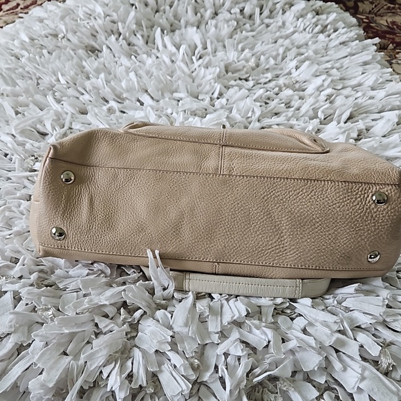 Coach Cream Leather Purse - Picture 4 of 6